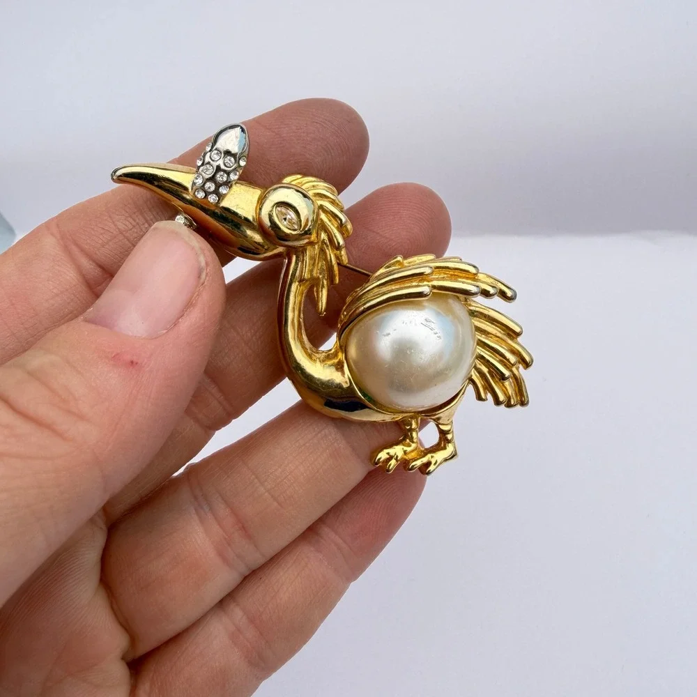 Pelican Bird Shaped Brooch Gold Tone Faux Pearl Rhinestone Fish Whimsical
